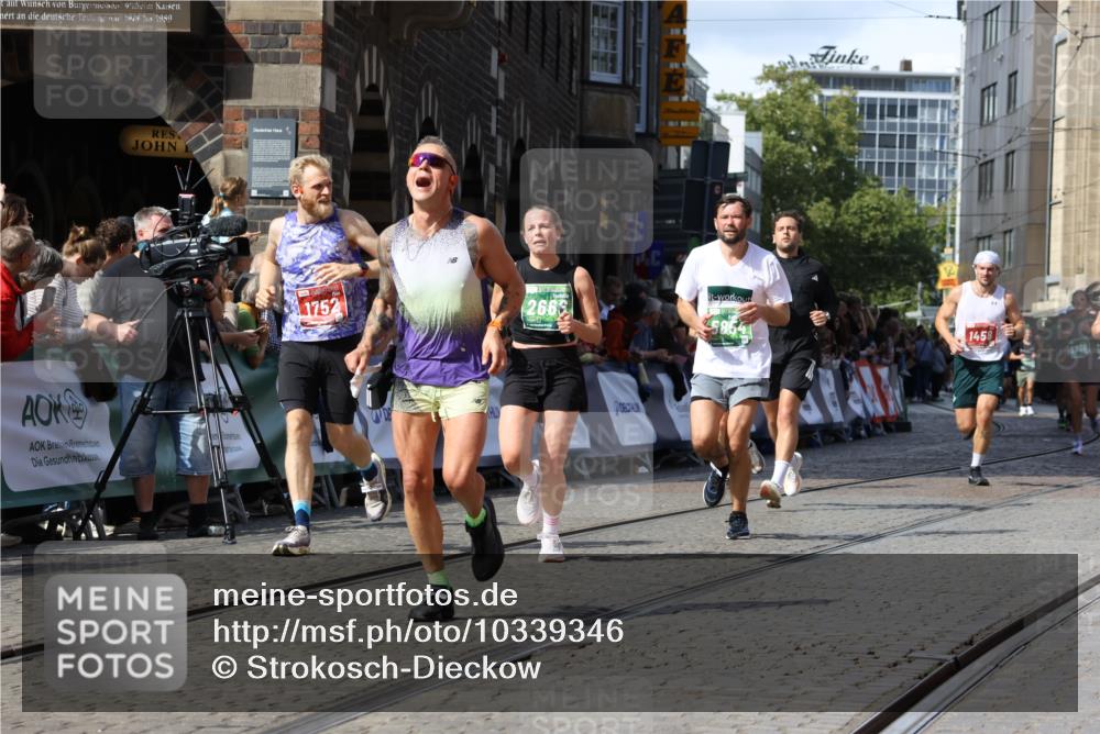 13.09.2026 - 21. swb-Marathon Bremen Strokosch-Dieckow http://msf.ph/oto/10339346 13.09.2026 13:26:03 Ziel 150, 191, 1458, 1647, 1752, 2033, 2421, 2781, 2987, 3124, 3186, 3722, 3806, 4161, 4411, 4439, 4717, 4842, 4927, 5013, 5139, 5622, 5703, 8271, 8545, 8597, 8890, 9440, 9506, 1896, 2666, 3983, 4723, 4724, 5854, 5906, 5934, 6886, 8635 meine-sportfotos.de
