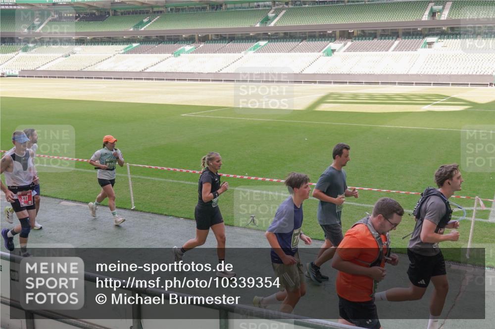 13.09.2026 - 21. swb-Marathon Bremen Michael Burmester http://msf.ph/oto/10339354 13.09.2026 13:18:45 Laufen im Stadion 311, 333, 404, 486, 512, 546, 732, 753, 837, 921, 938, 1424, 1425, 1431, 1506, 1765, 1790, 1844, 1868, 2056, 2096, 2123, 2137, 2224, 2240, 2294, 2315, 2357, 2358, 2389, 2419, 2453, 2557, 2563, 2601, 2614, 2622, 2647, 2689, 2703, 2786, 2843, 2845, 2849, 2857, 2879, 2880, 2893, 2944, 2983, 2984, 2999, 3031, 3046, 3072, 3096, 3100, 3146, 3180, 3189, 3198, 3210, 3285, 3287, 3337, 3421, 3431, 3476, 3537, 3548, 3619, 3633, 3654, 3740, 3879, 4478 meine-sportfotos.de