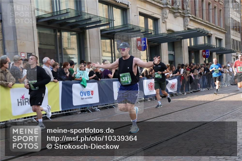 13.09.2026 - 21. swb-Marathon Bremen Strokosch-Dieckow http://msf.ph/oto/10339364 13.09.2026 13:26:49 Ziel 531, 946, 1493, 1494, 2089, 2454, 3076, 3273, 3302, 3510, 3527, 4121, 4327, 4397, 4558, 4563, 5689, 5943, 6071, 6288, 6455, 6776, 7027, 7072, 7246, 7317, 7849, 8219, 9150, 9159, 9343, 9511, 9760, 9854, 9878, 10112, 10113, 531, 1368, 2779, 3510, 3526, 3852, 3893, 4077, 4441, 4598, 4919, 5054, 5937, 6289, 6314, 6375, 6548, 6580, 7246, 7317, 8112, 8303, 9260, 9551, 13097 meine-sportfotos.de