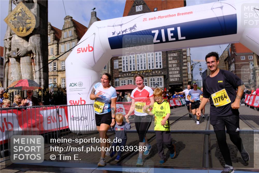 13.09.2026 - 21. swb-Marathon Bremen Tim E. http://msf.ph/oto/10339389 13.09.2026 11:09:34 Ziel 10314, 10321, 10556, 10570, 10664, 10686, 10694, 10769, 10823, 10981, 10983, 11091, 11138, 11225, 11304, 11578, 11764, 11882, 11883, 11914, 11915, 11987, 11995, 12155, 12322, 12337, 12491, 13607 meine-sportfotos.de
