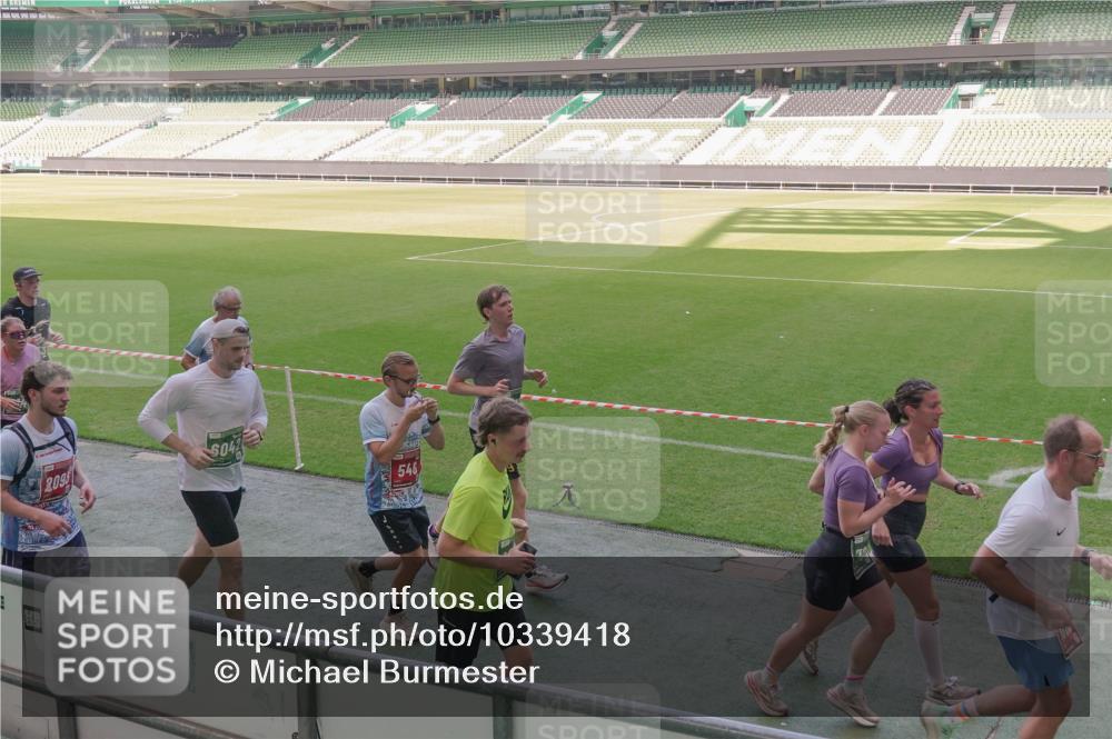 13.09.2026 - 21. swb-Marathon Bremen Michael Burmester http://msf.ph/oto/10339418 13.09.2026 13:18:53 Laufen im Stadion 311, 333, 404, 486, 512, 546, 732, 753, 837, 921, 938, 1156, 1424, 1425, 1431, 1506, 1765, 1790, 1844, 1868, 2056, 2123, 2137, 2224, 2240, 2294, 2315, 2357, 2358, 2419, 2453, 2557, 2563, 2601, 2614, 2622, 2647, 2689, 2702, 2703, 2722, 2786, 2843, 2845, 2849, 2857, 2879, 2880, 2893, 2944, 2983, 2999, 3031, 3046, 3072, 3096, 3100, 3116, 3146, 3180, 3189, 3198, 3210, 3263, 3285, 3287, 3337, 3421, 3431, 3476, 3537, 3548, 3619, 3633, 3654, 3740, 3879, 4478 meine-sportfotos.de