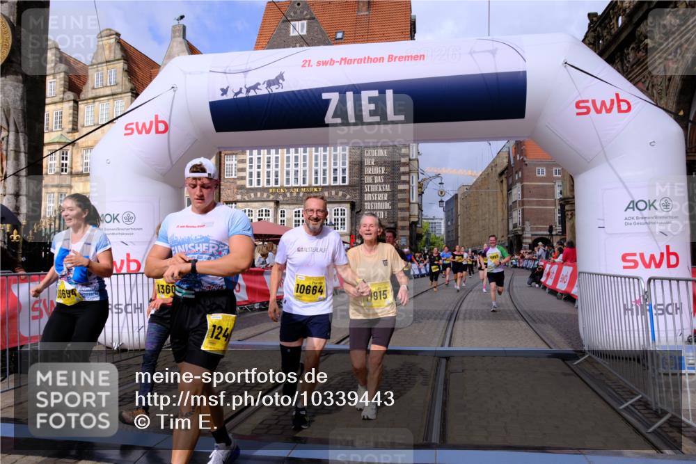 13.09.2026 - 21. swb-Marathon Bremen Tim E. http://msf.ph/oto/10339443 13.09.2026 11:09:37 Ziel 10314, 10556, 10664, 10686, 10694, 10769, 10823, 10981, 10983, 11091, 11225, 11304, 11578, 11764, 11882, 11883, 11914, 11915, 11987, 11995, 12155, 12322, 12491, 12532, 13607 meine-sportfotos.de