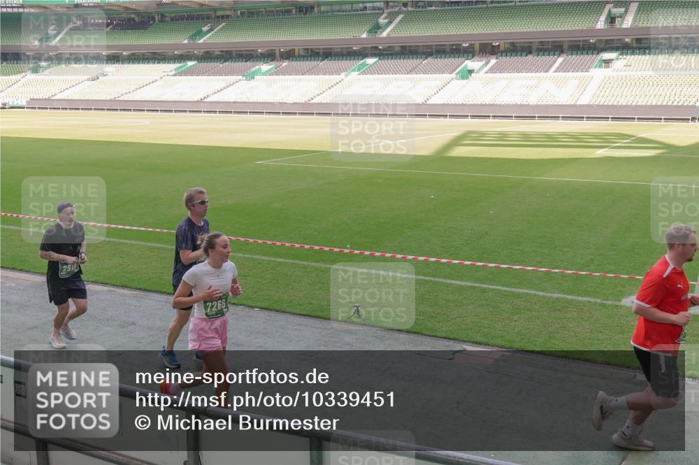 13.09.2026 - 21. swb-Marathon Bremen Michael Burmester http://msf.ph/oto/10339451 13.09.2026 13:18:59 Laufen im Stadion 311, 333, 404, 486, 512, 546, 732, 753, 837, 921, 938, 1156, 1431, 1506, 1765, 1844, 1868, 2056, 2123, 2137, 2224, 2240, 2294, 2315, 2357, 2358, 2453, 2557, 2563, 2601, 2614, 2622, 2626, 2647, 2689, 2702, 2703, 2722, 2786, 2843, 2845, 2849, 2857, 2879, 2880, 2893, 2944, 2983, 2999, 3031, 3046, 3072, 3096, 3100, 3116, 3146, 3180, 3189, 3198, 3210, 3243, 3263, 3285, 3287, 3315, 3337, 3421, 3476, 3537, 3548, 3619, 3633, 3654, 3740, 3879, 4478 meine-sportfotos.de