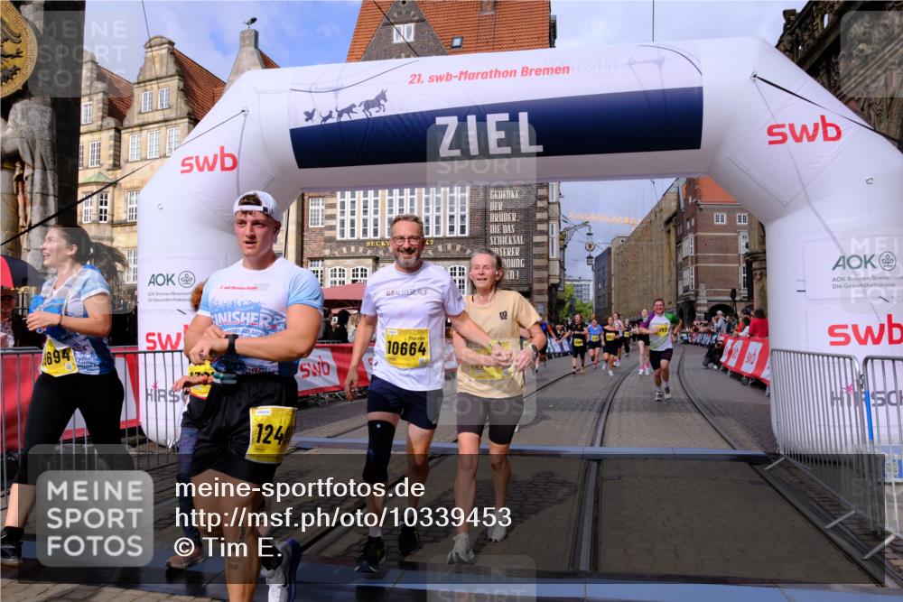 13.09.2026 - 21. swb-Marathon Bremen Tim E. http://msf.ph/oto/10339453 13.09.2026 11:09:37 Ziel 10314, 10556, 10664, 10686, 10694, 10769, 10823, 10981, 10983, 11091, 11225, 11304, 11578, 11764, 11882, 11883, 11914, 11915, 11987, 11995, 12155, 12322, 12491, 12532, 13607 meine-sportfotos.de