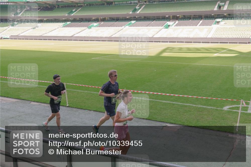 13.09.2026 - 21. swb-Marathon Bremen Michael Burmester http://msf.ph/oto/10339455 13.09.2026 13:19:00 Laufen im Stadion 311, 333, 404, 486, 512, 546, 732, 753, 837, 921, 938, 1156, 1431, 1506, 1765, 1844, 1868, 1916, 2056, 2123, 2137, 2224, 2240, 2294, 2315, 2357, 2358, 2453, 2557, 2563, 2601, 2614, 2622, 2626, 2647, 2689, 2702, 2703, 2722, 2786, 2843, 2845, 2849, 2857, 2879, 2880, 2893, 2944, 2983, 2999, 3031, 3046, 3072, 3096, 3100, 3116, 3146, 3180, 3189, 3198, 3210, 3243, 3263, 3285, 3287, 3315, 3337, 3421, 3476, 3537, 3548, 3619, 3633, 3654, 3740, 3879, 4478 meine-sportfotos.de