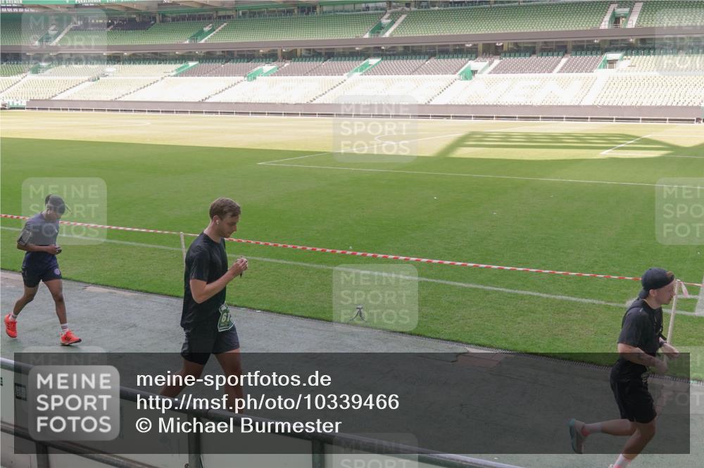 13.09.2026 - 21. swb-Marathon Bremen Michael Burmester http://msf.ph/oto/10339466 13.09.2026 13:19:01 Laufen im Stadion 311, 333, 404, 486, 512, 546, 732, 753, 837, 921, 938, 1156, 1431, 1506, 1765, 1844, 1868, 1916, 2056, 2123, 2137, 2224, 2240, 2294, 2315, 2357, 2358, 2453, 2557, 2563, 2601, 2614, 2622, 2626, 2647, 2689, 2702, 2703, 2722, 2786, 2843, 2845, 2849, 2857, 2879, 2880, 2893, 2944, 2983, 2999, 3031, 3046, 3072, 3096, 3100, 3116, 3146, 3180, 3189, 3198, 3210, 3243, 3263, 3285, 3287, 3315, 3337, 3421, 3476, 3537, 3548, 3619, 3633, 3654, 3740, 3879, 4478 meine-sportfotos.de