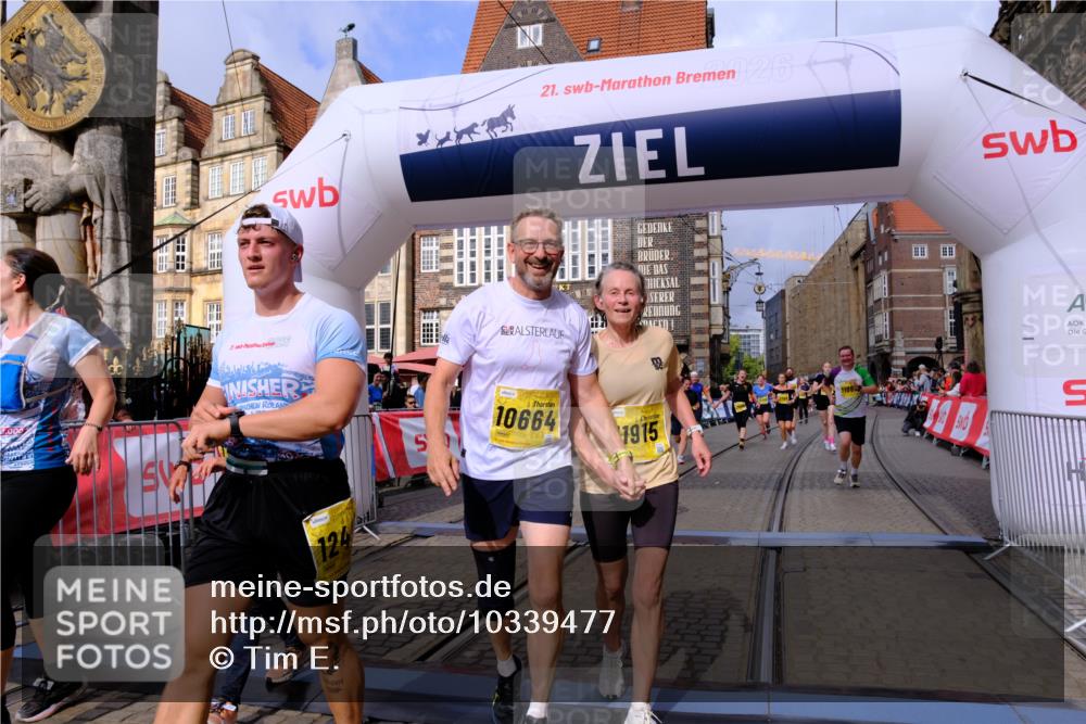 13.09.2026 - 21. swb-Marathon Bremen Tim E. http://msf.ph/oto/10339477 13.09.2026 11:09:37 Ziel 10314, 10556, 10664, 10686, 10694, 10769, 10823, 10981, 10983, 11091, 11225, 11304, 11578, 11764, 11882, 11883, 11914, 11915, 11987, 11995, 12155, 12322, 12491, 12532, 13607 meine-sportfotos.de