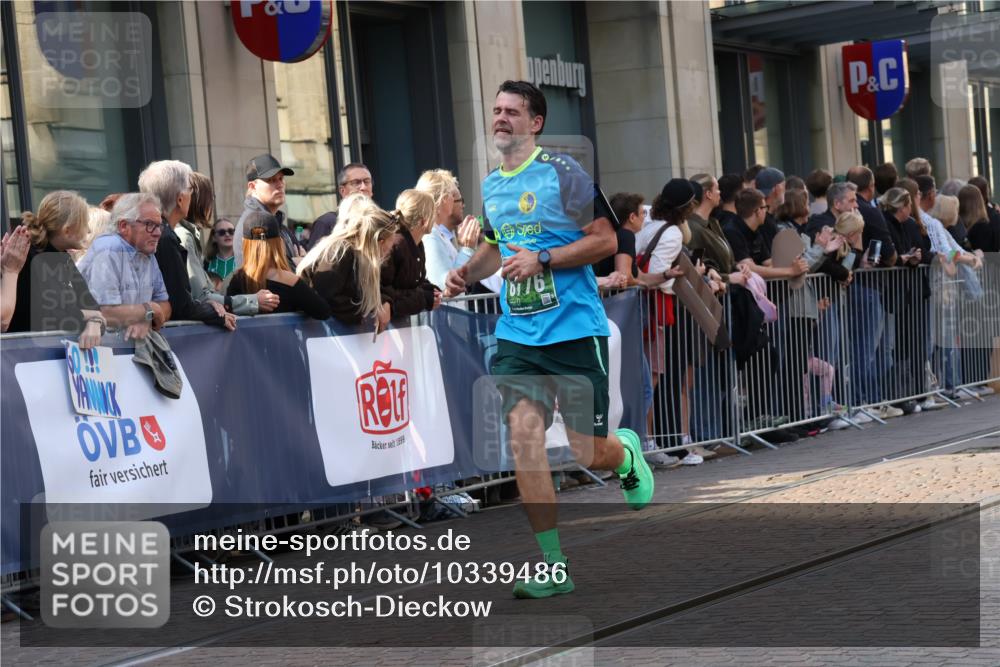 13.09.2026 - 21. swb-Marathon Bremen Strokosch-Dieckow http://msf.ph/oto/10339486 13.09.2026 13:26:54 Ziel 242, 1493, 1494, 2454, 3273, 3385, 3496, 4121, 4397, 4558, 4563, 5689, 6071, 6288, 6776, 7027, 7072, 7849, 8219, 9159, 9343, 9511, 9760, 9854, 9878, 10112, 10113, 13147, 531, 946, 2089, 2779, 3076, 3302, 3510, 3526, 3527, 3852, 3893, 4077, 4327, 4441, 4598, 4919, 5054, 5689, 5937, 5943, 6289, 6314, 6375, 6455, 6548, 6580, 7246, 7317, 8112, 8303, 9150, 9551, 13097 meine-sportfotos.de