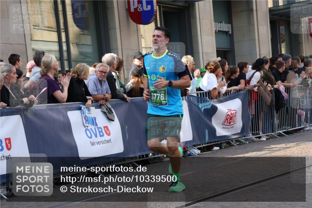13.09.2026 - 21. swb-Marathon Bremen Strokosch-Dieckow http://msf.ph/oto/10339500 13.09.2026 13:26:55 Ziel 242, 1493, 1494, 2454, 3273, 3385, 3496, 4121, 4397, 4558, 4563, 6071, 6288, 6776, 7027, 7072, 7849, 8219, 9159, 9343, 9511, 9760, 9854, 9878, 10112, 10113, 13147, 531, 946, 2089, 2779, 3076, 3302, 3510, 3526, 3527, 3852, 3893, 4327, 4441, 4598, 4919, 5054, 5689, 5937, 5943, 6289, 6314, 6375, 6455, 6548, 6580, 7027, 7246, 7317, 8112, 8303, 9150, 9551, 13097 meine-sportfotos.de