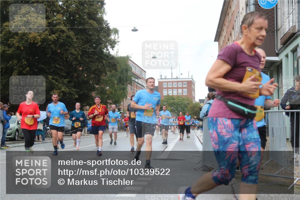 13.09.2026 - Kiel Lauf Markus Tischler http://msf.ph/oto/10339522 13.09.2026 11:01:59 Fleethörn 7157, 5963, 10016, 4200 meine-sportfotos.de