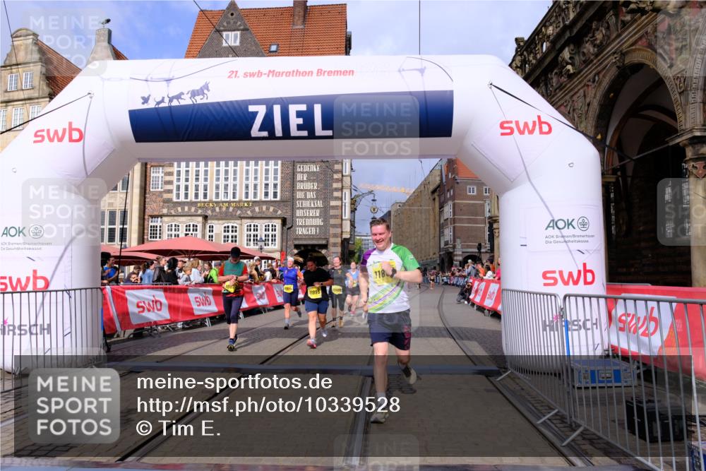 13.09.2026 - 21. swb-Marathon Bremen Tim E. http://msf.ph/oto/10339528 13.09.2026 11:09:39 Ziel 10314, 10556, 10664, 10686, 10694, 10769, 10823, 10981, 10983, 11225, 11764, 11882, 11883, 11914, 11915, 11987, 11995, 12155, 12322, 12474, 12491, 12532, 13607 meine-sportfotos.de