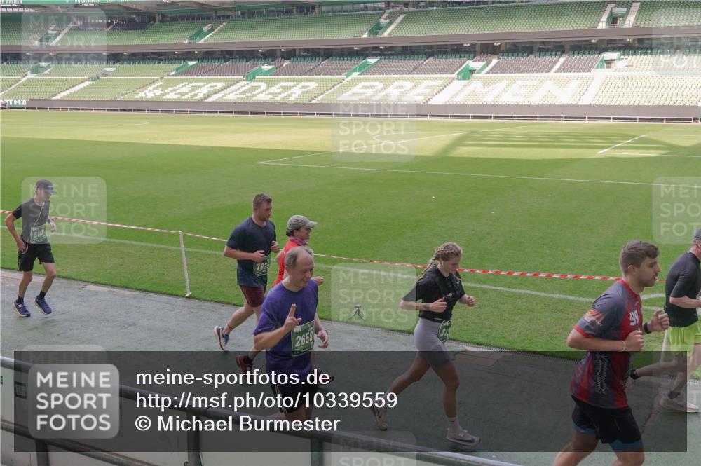 13.09.2026 - 21. swb-Marathon Bremen Michael Burmester http://msf.ph/oto/10339559 13.09.2026 13:19:14 Laufen im Stadion 333, 404, 464, 486, 512, 546, 732, 753, 837, 921, 938, 1066, 1156, 1431, 1506, 1765, 1844, 1868, 1916, 2056, 2123, 2137, 2224, 2240, 2294, 2315, 2357, 2358, 2453, 2557, 2563, 2614, 2622, 2626, 2689, 2702, 2703, 2722, 2756, 2786, 2843, 2845, 2849, 2857, 2879, 2880, 2893, 2944, 2983, 2999, 3031, 3046, 3059, 3072, 3096, 3100, 3116, 3146, 3189, 3198, 3210, 3243, 3263, 3285, 3287, 3315, 3476, 3537, 3619, 3633, 3654, 3740, 3879, 4478 meine-sportfotos.de