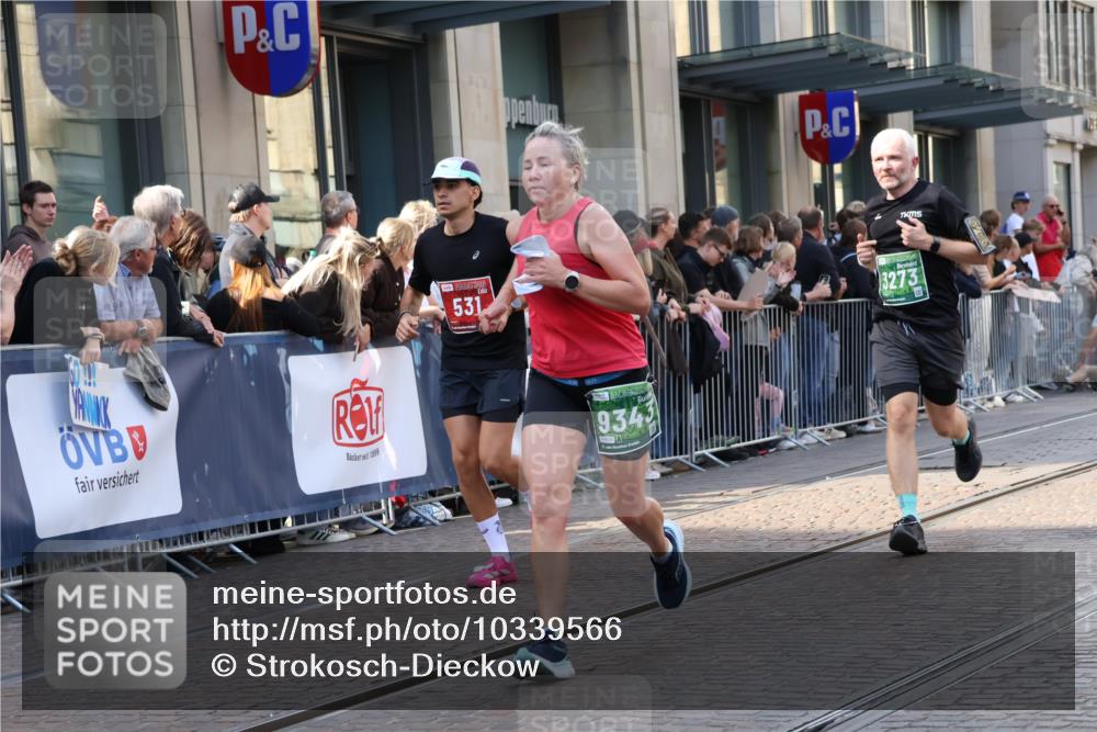 13.09.2026 - 21. swb-Marathon Bremen Strokosch-Dieckow http://msf.ph/oto/10339566 13.09.2026 13:26:57 Ziel 242, 593, 1493, 1494, 2454, 3273, 3385, 3496, 4121, 4397, 4558, 4563, 5358, 5616, 6071, 6288, 6306, 6776, 7072, 7849, 8219, 9159, 9343, 9511, 9760, 9854, 9878, 10112, 10113, 13147, 531, 946, 2089, 2779, 3076, 3302, 3510, 3527, 3852, 3893, 4327, 4441, 4598, 4919, 5054, 5689, 5937, 5943, 6289, 6314, 6375, 6455, 6548, 6580, 7027, 7246, 7317, 8112, 8303, 9150, 9511, 9551, 9854, 13097 meine-sportfotos.de