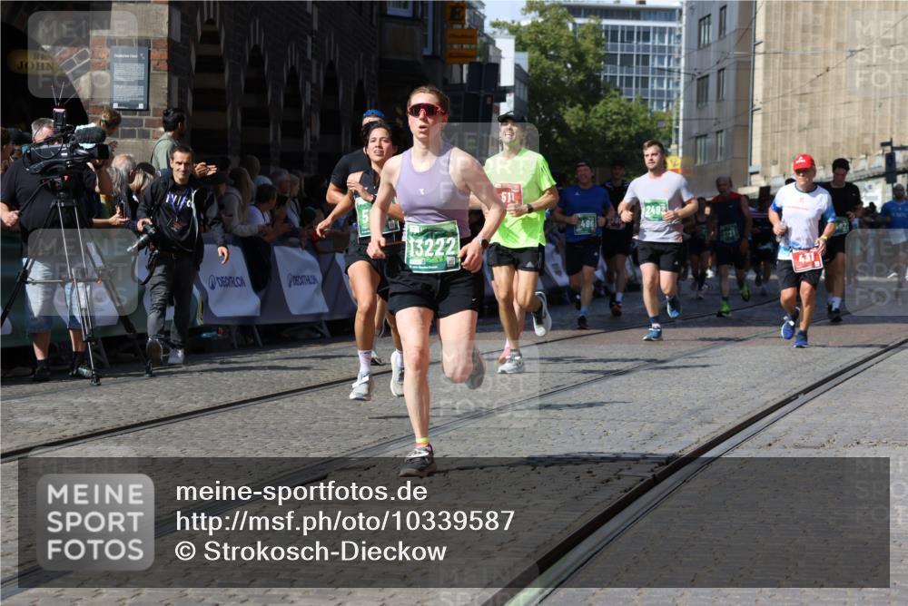 13.09.2026 - 21. swb-Marathon Bremen Strokosch-Dieckow http://msf.ph/oto/10339587 13.09.2026 13:20:23 Ziel 205, 411, 431, 495, 511, 655, 1053, 1058, 1252, 1390, 1537, 1551, 1931, 1972, 2122, 2343, 2807, 2885, 2903, 3240, 3411, 3685, 3690, 4287, 5340, 5389, 5813, 5837, 6663, 7341, 7404, 7488, 7531, 9518, 9756, 13192, 201, 334, 876, 1197, 1528, 1646, 2493, 2953, 3813, 4174, 4357, 4358, 5493, 5855, 6495, 6496, 7411, 9162, 9721, 9949 meine-sportfotos.de