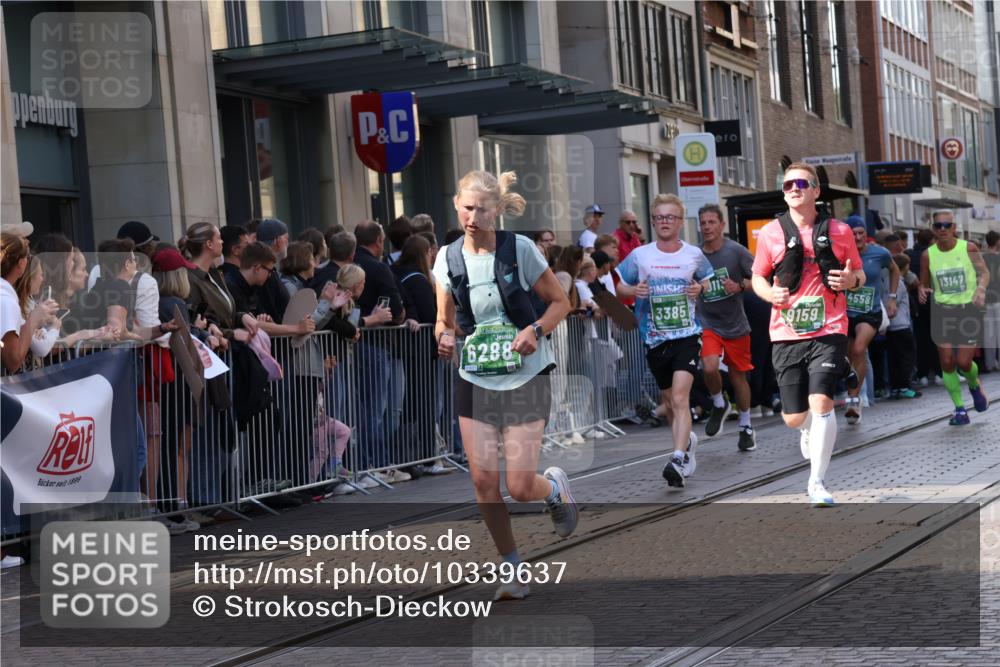 13.09.2026 - 21. swb-Marathon Bremen Strokosch-Dieckow http://msf.ph/oto/10339637 13.09.2026 13:26:59 Ziel 242, 593, 1373, 1493, 1494, 2454, 3273, 3385, 3496, 4121, 4397, 4558, 4563, 5220, 5290, 5358, 5616, 6071, 6288, 6306, 6776, 7072, 7110, 7849, 8219, 9159, 9343, 9760, 9878, 10112, 10113, 13147, 531, 946, 2089, 2779, 3076, 3302, 3510, 3527, 3852, 3893, 4327, 4397, 4441, 4563, 4598, 4919, 5054, 5689, 5937, 5943, 6289, 6314, 6375, 6455, 6580, 7027, 7246, 7317, 8112, 8303, 9150, 9511, 9551, 9854, 9878, 13097 meine-sportfotos.de