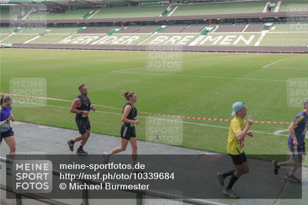 13.09.2026 - 21. swb-Marathon Bremen Michael Burmester http://msf.ph/oto/10339684 13.09.2026 13:19:29 Laufen im Stadion 333, 464, 486, 512, 546, 732, 753, 921, 938, 1066, 1129, 1156, 1431, 1506, 1756, 1765, 1815, 1868, 1916, 2028, 2123, 2137, 2224, 2240, 2294, 2315, 2357, 2358, 2453, 2533, 2557, 2563, 2614, 2622, 2626, 2689, 2694, 2695, 2702, 2703, 2722, 2756, 2786, 2843, 2845, 2849, 2857, 2879, 2880, 2944, 2983, 2999, 3031, 3046, 3059, 3072, 3096, 3100, 3116, 3189, 3198, 3243, 3263, 3264, 3285, 3287, 3310, 3315, 3476, 3537, 3619, 3740, 3879, 4478 meine-sportfotos.de