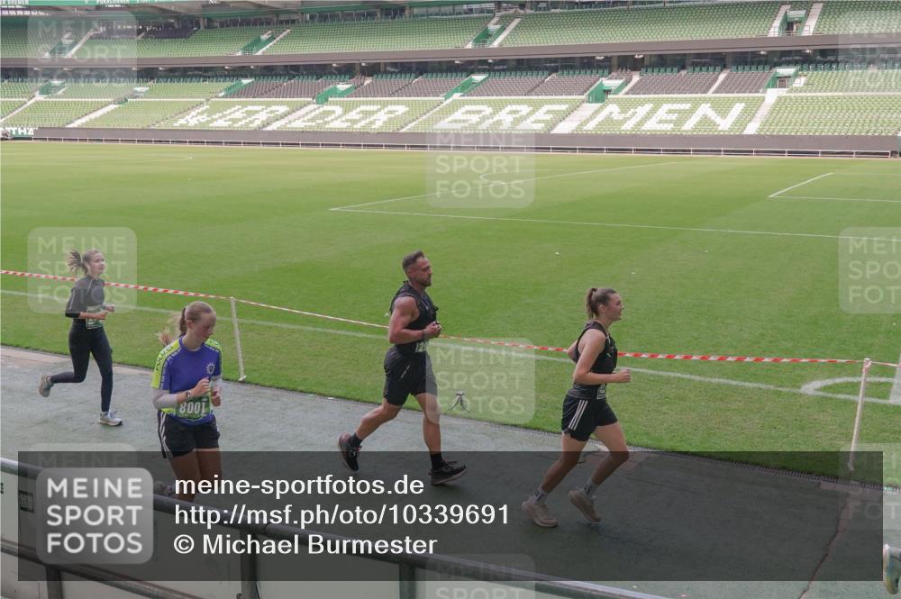 13.09.2026 - 21. swb-Marathon Bremen Michael Burmester http://msf.ph/oto/10339691 13.09.2026 13:19:29 Laufen im Stadion 333, 464, 486, 512, 546, 732, 753, 921, 938, 1066, 1129, 1156, 1431, 1506, 1756, 1765, 1815, 1868, 1916, 2028, 2123, 2137, 2224, 2240, 2294, 2315, 2357, 2358, 2453, 2533, 2557, 2563, 2614, 2622, 2626, 2689, 2694, 2695, 2702, 2703, 2722, 2756, 2786, 2843, 2845, 2849, 2857, 2879, 2880, 2944, 2983, 2999, 3031, 3046, 3059, 3072, 3096, 3100, 3116, 3189, 3198, 3243, 3263, 3264, 3285, 3287, 3310, 3315, 3476, 3537, 3619, 3740, 3879, 4478 meine-sportfotos.de