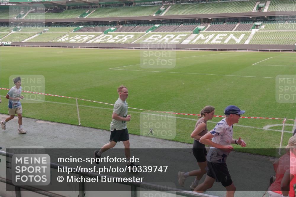 13.09.2026 - 21. swb-Marathon Bremen Michael Burmester http://msf.ph/oto/10339747 13.09.2026 13:19:36 Laufen im Stadion 333, 464, 486, 512, 546, 921, 938, 1066, 1129, 1156, 1409, 1431, 1446, 1506, 1697, 1756, 1765, 1815, 1916, 2028, 2123, 2137, 2224, 2240, 2294, 2315, 2349, 2453, 2533, 2557, 2563, 2614, 2622, 2626, 2689, 2694, 2695, 2702, 2703, 2722, 2756, 2786, 2843, 2845, 2849, 2857, 2879, 2944, 2983, 2999, 3031, 3046, 3059, 3072, 3096, 3100, 3116, 3139, 3189, 3198, 3243, 3263, 3264, 3285, 3287, 3310, 3315, 3619, 3740, 3879, 4478 meine-sportfotos.de