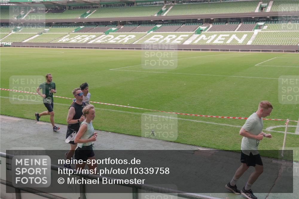 13.09.2026 - 21. swb-Marathon Bremen Michael Burmester http://msf.ph/oto/10339758 13.09.2026 13:19:37 Laufen im Stadion 333, 464, 486, 512, 546, 921, 938, 1066, 1129, 1156, 1409, 1431, 1446, 1506, 1697, 1756, 1765, 1815, 1916, 2010, 2028, 2123, 2137, 2224, 2240, 2294, 2315, 2349, 2453, 2501, 2533, 2557, 2563, 2614, 2622, 2626, 2689, 2694, 2695, 2702, 2703, 2722, 2756, 2786, 2843, 2845, 2849, 2857, 2879, 2944, 2983, 2999, 3031, 3037, 3046, 3059, 3072, 3096, 3100, 3116, 3139, 3189, 3198, 3243, 3263, 3264, 3285, 3287, 3310, 3315, 3619, 3740, 3879, 4478 meine-sportfotos.de