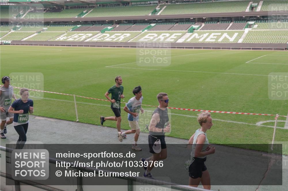 13.09.2026 - 21. swb-Marathon Bremen Michael Burmester http://msf.ph/oto/10339766 13.09.2026 13:19:38 Laufen im Stadion 333, 464, 486, 512, 546, 921, 938, 1066, 1129, 1156, 1409, 1431, 1446, 1506, 1697, 1756, 1765, 1815, 1916, 2010, 2028, 2064, 2123, 2137, 2224, 2240, 2294, 2315, 2349, 2453, 2501, 2533, 2557, 2563, 2614, 2622, 2626, 2689, 2694, 2695, 2702, 2703, 2722, 2756, 2786, 2843, 2845, 2857, 2879, 2944, 2983, 2999, 3017, 3018, 3031, 3035, 3037, 3046, 3059, 3072, 3096, 3100, 3116, 3139, 3189, 3198, 3243, 3263, 3264, 3285, 3287, 3310, 3315, 3619, 3740, 3879, 4478 meine-sportfotos.de