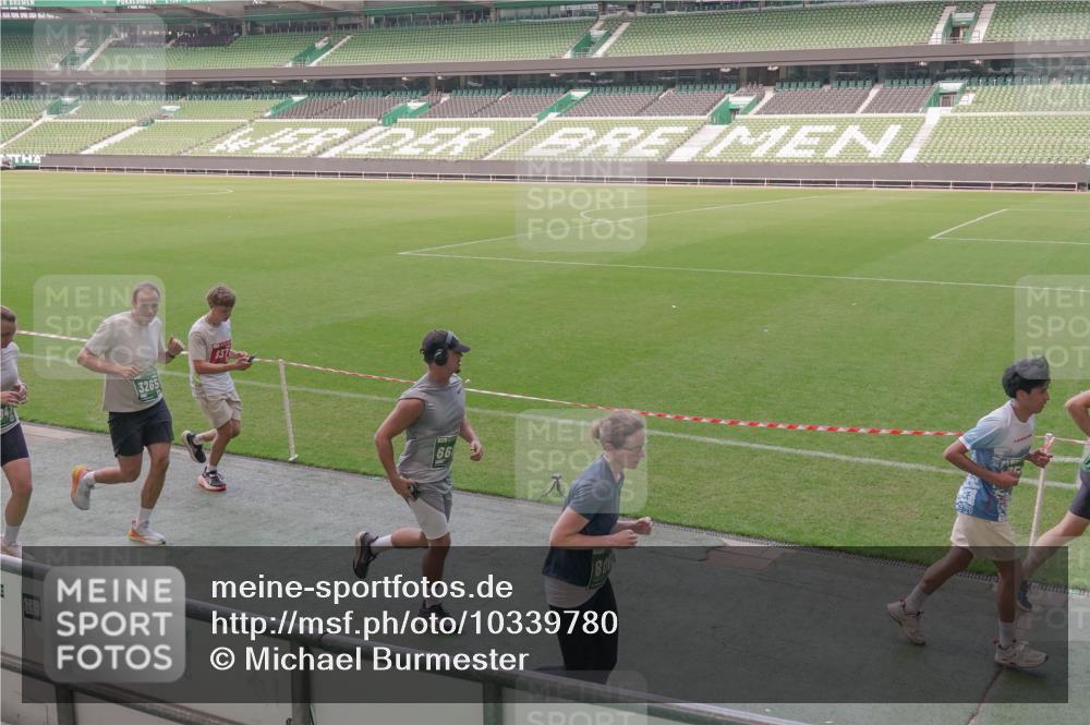 13.09.2026 - 21. swb-Marathon Bremen Michael Burmester http://msf.ph/oto/10339780 13.09.2026 13:19:40 Laufen im Stadion 333, 464, 486, 512, 546, 921, 938, 1066, 1129, 1156, 1409, 1431, 1446, 1506, 1697, 1756, 1765, 1815, 1916, 2010, 2028, 2064, 2123, 2137, 2224, 2240, 2294, 2315, 2349, 2453, 2501, 2533, 2557, 2563, 2614, 2622, 2626, 2689, 2694, 2695, 2702, 2703, 2722, 2756, 2786, 2843, 2845, 2857, 2879, 2944, 2983, 2999, 3017, 3018, 3031, 3035, 3036, 3037, 3046, 3059, 3072, 3096, 3100, 3116, 3139, 3189, 3198, 3243, 3263, 3264, 3285, 3287, 3310, 3315, 3619, 3740, 3879, 4478 meine-sportfotos.de