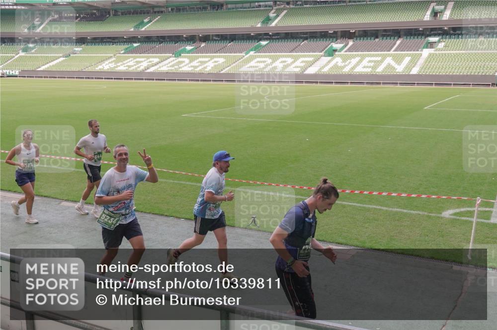 13.09.2026 - 21. swb-Marathon Bremen Michael Burmester http://msf.ph/oto/10339811 13.09.2026 13:19:43 Laufen im Stadion 333, 464, 486, 512, 546, 921, 938, 1066, 1129, 1156, 1409, 1431, 1446, 1506, 1697, 1756, 1765, 1815, 1916, 2010, 2028, 2064, 2137, 2224, 2240, 2294, 2315, 2349, 2453, 2501, 2533, 2557, 2563, 2614, 2622, 2626, 2689, 2694, 2695, 2702, 2703, 2722, 2756, 2786, 2843, 2845, 2857, 2879, 2944, 2983, 2999, 3017, 3018, 3031, 3035, 3036, 3037, 3046, 3059, 3072, 3096, 3100, 3116, 3139, 3189, 3198, 3243, 3263, 3264, 3285, 3287, 3310, 3315, 3619, 3879, 4478 meine-sportfotos.de