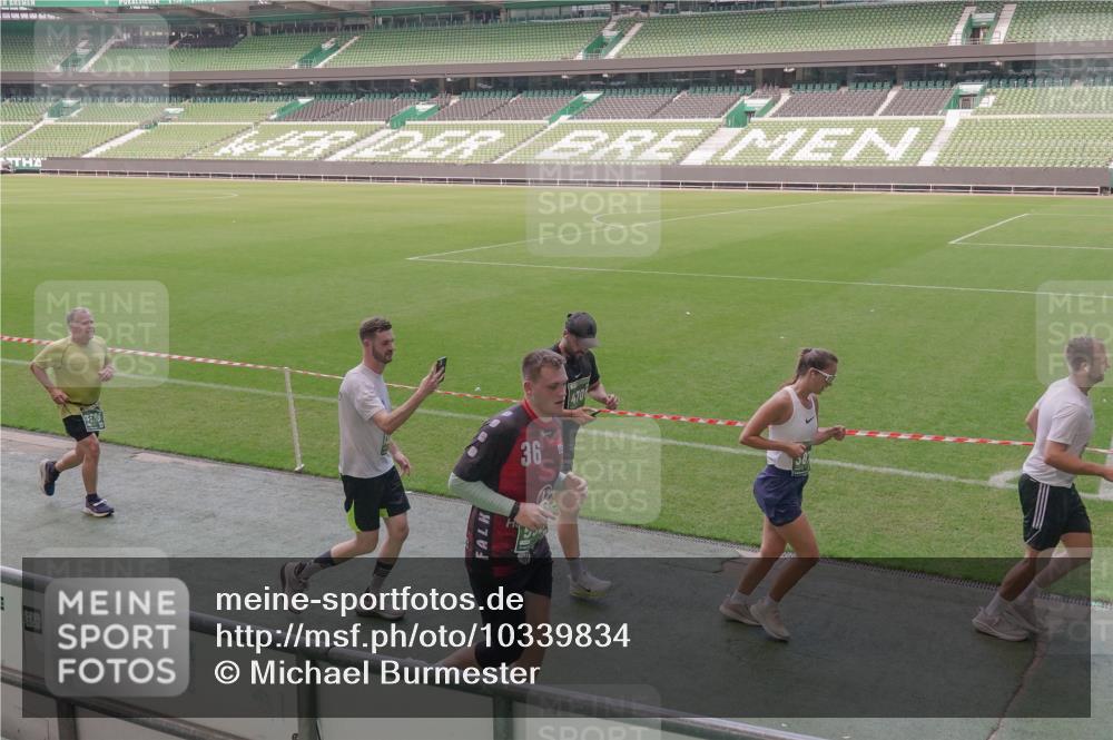 13.09.2026 - 21. swb-Marathon Bremen Michael Burmester http://msf.ph/oto/10339834 13.09.2026 13:19:45 Laufen im Stadion 333, 464, 486, 512, 546, 921, 938, 1066, 1129, 1156, 1409, 1431, 1446, 1506, 1697, 1756, 1765, 1815, 1916, 2010, 2028, 2064, 2137, 2224, 2240, 2294, 2315, 2349, 2453, 2501, 2533, 2557, 2563, 2614, 2622, 2626, 2689, 2694, 2695, 2702, 2703, 2722, 2756, 2786, 2843, 2845, 2857, 2879, 2944, 2983, 2999, 3017, 3018, 3031, 3035, 3036, 3037, 3046, 3059, 3072, 3096, 3100, 3116, 3139, 3189, 3198, 3243, 3263, 3264, 3285, 3287, 3310, 3315, 3619, 3879, 4478 meine-sportfotos.de