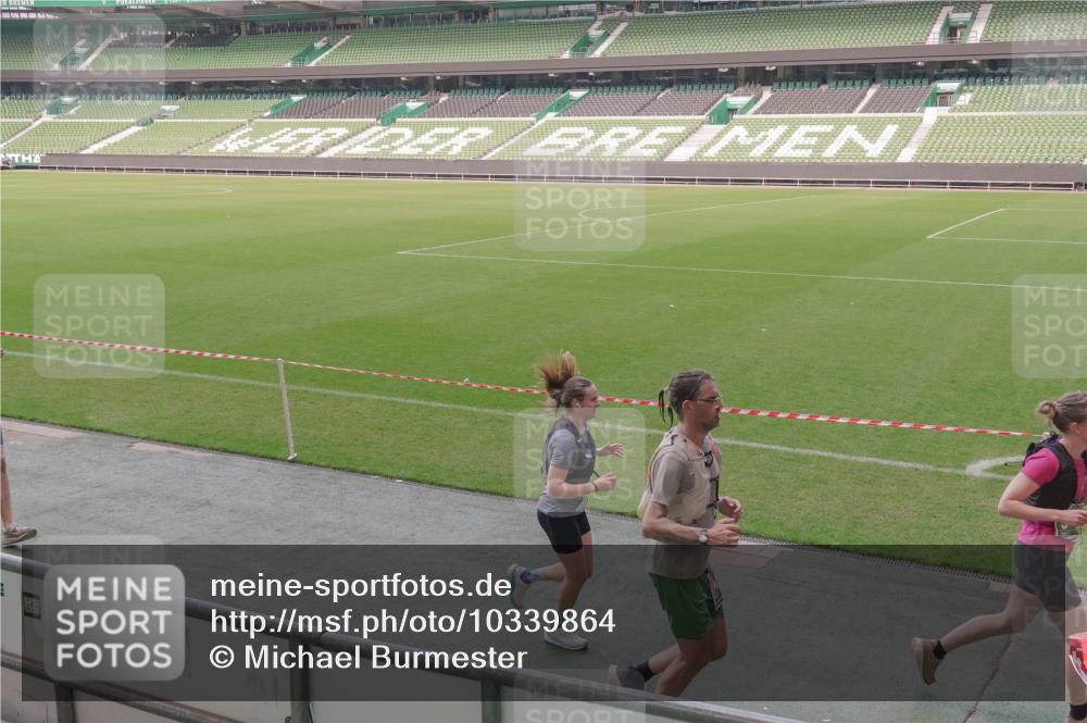 13.09.2026 - 21. swb-Marathon Bremen Michael Burmester http://msf.ph/oto/10339864 13.09.2026 13:19:49 Laufen im Stadion 333, 464, 486, 512, 921, 938, 1066, 1129, 1156, 1409, 1431, 1446, 1506, 1697, 1756, 1765, 1815, 1916, 2010, 2028, 2064, 2137, 2224, 2240, 2294, 2315, 2349, 2417, 2453, 2501, 2533, 2557, 2563, 2622, 2626, 2689, 2694, 2695, 2702, 2703, 2722, 2756, 2786, 2843, 2845, 2857, 2879, 2944, 2983, 3017, 3018, 3031, 3035, 3036, 3037, 3046, 3059, 3072, 3096, 3116, 3139, 3189, 3198, 3243, 3263, 3264, 3285, 3287, 3310, 3315, 3619, 3879, 4478 meine-sportfotos.de