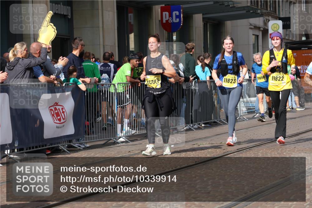 13.09.2026 - 21. swb-Marathon Bremen Strokosch-Dieckow http://msf.ph/oto/10339914 13.09.2026 11:06:56 Ziel 10156, 10205, 10360, 10488, 10695, 10748, 11100, 11123, 11246, 11393, 11417, 11439, 11600, 11684, 11696, 11759, 11822, 11823, 11865, 11917, 12020, 12173, 12255, 12266, 12536, 10323, 10378, 10654, 10663, 10795, 10849, 10989, 11066, 11257, 11370, 12124, 12146, 12219, 12249 meine-sportfotos.de