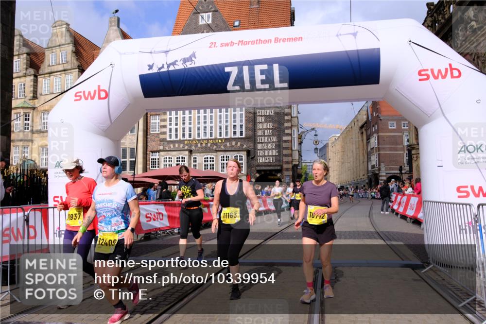 13.09.2026 - 21. swb-Marathon Bremen Tim E. http://msf.ph/oto/10339954 13.09.2026 11:09:53 Ziel 10234, 10386, 10417, 10424, 10556, 10696, 10712, 10769, 10785, 10981, 10990, 10991, 11192, 11225, 11914, 11937, 12409, 12474, 12532 meine-sportfotos.de