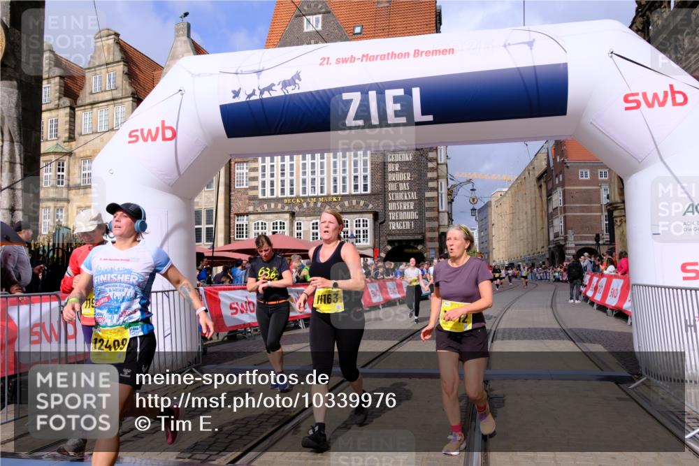 13.09.2026 - 21. swb-Marathon Bremen Tim E. http://msf.ph/oto/10339976 13.09.2026 11:09:53 Ziel 10234, 10386, 10417, 10424, 10556, 10696, 10712, 10769, 10785, 10981, 10990, 10991, 11192, 11225, 11914, 11937, 12409, 12474, 12532 meine-sportfotos.de