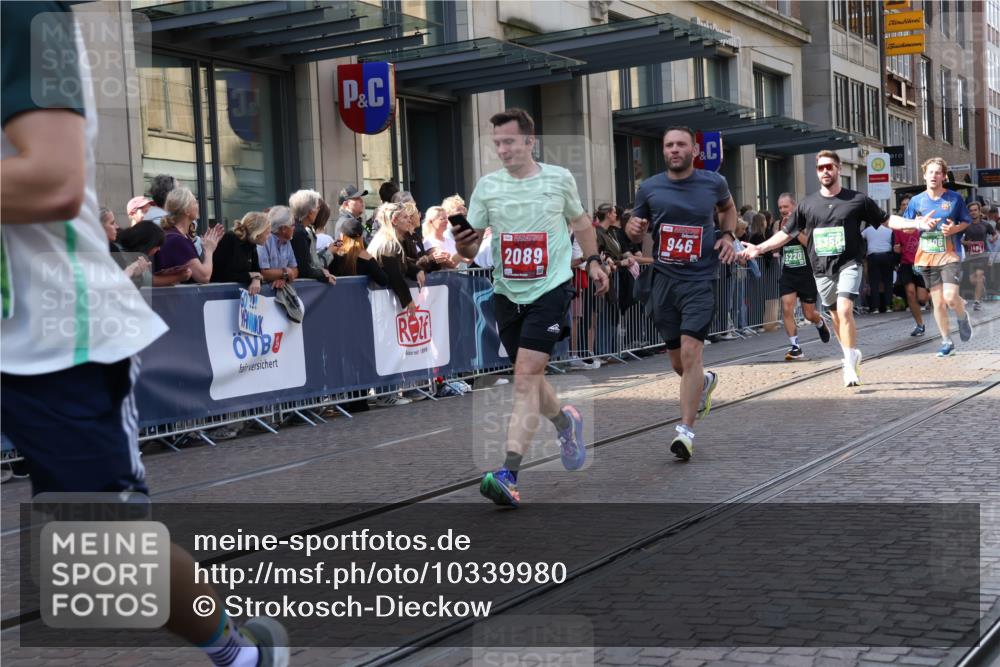 13.09.2026 - 21. swb-Marathon Bremen Strokosch-Dieckow http://msf.ph/oto/10339980 13.09.2026 13:27:07 Ziel 242, 323, 593, 940, 1006, 1373, 1574, 2345, 2668, 3273, 3385, 3460, 3496, 3521, 4558, 5081, 5220, 5290, 5358, 5557, 5616, 6071, 6288, 6306, 7110, 7849, 8219, 9159, 9343, 9760, 10112, 10113, 13147, 531, 946, 1493, 1494, 2089, 2454, 3076, 3302, 3510, 3527, 3893, 4121, 4327, 4397, 4441, 4563, 4919, 5054, 5689, 5937, 5943, 6314, 6455, 6580, 6776, 7027, 7072, 7246, 7317, 7849, 8303, 9150, 9511, 9551, 9854, 9878, 13097 meine-sportfotos.de