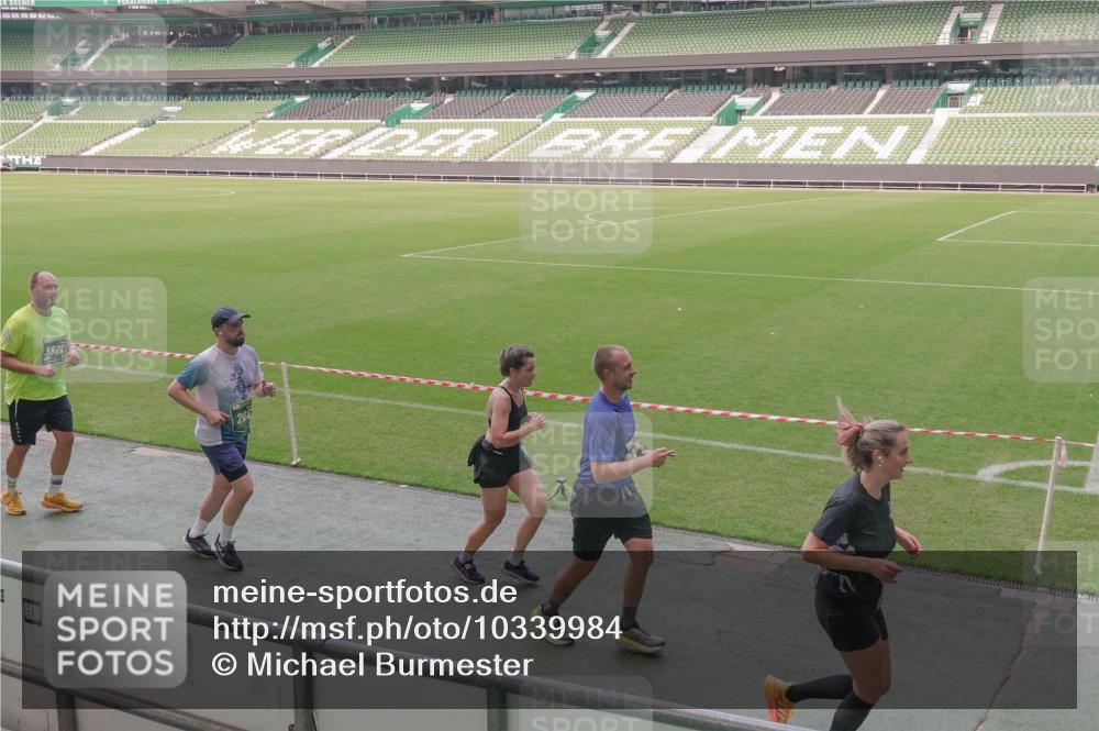 13.09.2026 - 21. swb-Marathon Bremen Michael Burmester http://msf.ph/oto/10339984 13.09.2026 13:20:07 Laufen im Stadion 333, 464, 486, 512, 704, 921, 938, 1066, 1129, 1156, 1409, 1431, 1439, 1446, 1506, 1697, 1756, 1765, 1815, 1846, 1916, 2010, 2028, 2064, 2139, 2224, 2240, 2278, 2315, 2349, 2394, 2395, 2417, 2437, 2501, 2519, 2533, 2557, 2563, 2588, 2622, 2626, 2689, 2694, 2695, 2702, 2703, 2722, 2756, 2786, 2793, 2843, 2845, 2886, 2944, 2983, 3004, 3017, 3018, 3031, 3035, 3036, 3037, 3046, 3059, 3072, 3102, 3116, 3139, 3189, 3198, 3243, 3263, 3264, 3285, 3287, 3310, 3315, 3619 meine-sportfotos.de