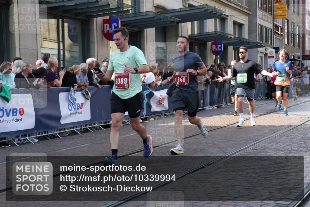 13.09.2026 - 21. swb-Marathon Bremen Strokosch-Dieckow http://msf.ph/oto/10339994 13.09.2026 13:27:07 Ziel 242, 323, 593, 940, 1006, 1373, 1574, 2345, 2668, 3273, 3385, 3460, 3496, 3521, 4558, 5081, 5220, 5290, 5358, 5557, 5616, 6071, 6288, 6306, 7110, 7849, 8219, 9159, 9343, 9760, 10112, 10113, 13147, 531, 946, 1493, 1494, 2089, 2454, 3076, 3302, 3510, 3527, 3893, 4121, 4327, 4397, 4441, 4563, 4919, 5054, 5689, 5937, 5943, 6314, 6455, 6580, 6776, 7027, 7072, 7246, 7317, 7849, 8303, 9150, 9511, 9551, 9854, 9878, 13097 meine-sportfotos.de