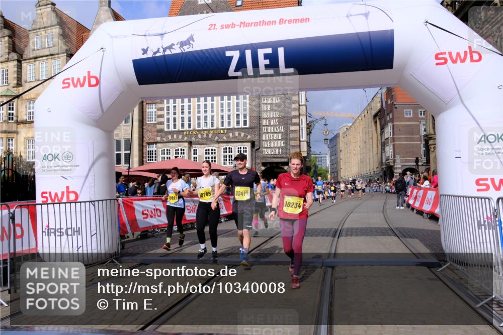 13.09.2026 - 21. swb-Marathon Bremen Tim E. http://msf.ph/oto/10340008 13.09.2026 11:09:56 Ziel 10234, 10386, 10417, 10424, 10696, 10712, 10785, 10990, 10991, 11192, 11937, 12409, 12449, 12474, 12532 meine-sportfotos.de
