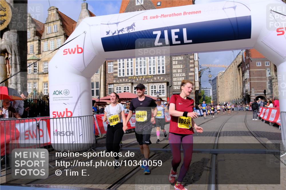 13.09.2026 - 21. swb-Marathon Bremen Tim E. http://msf.ph/oto/10340059 13.09.2026 11:09:56 Ziel 10234, 10386, 10417, 10424, 10696, 10712, 10785, 10990, 10991, 11192, 11937, 12409, 12449, 12474, 12532 meine-sportfotos.de