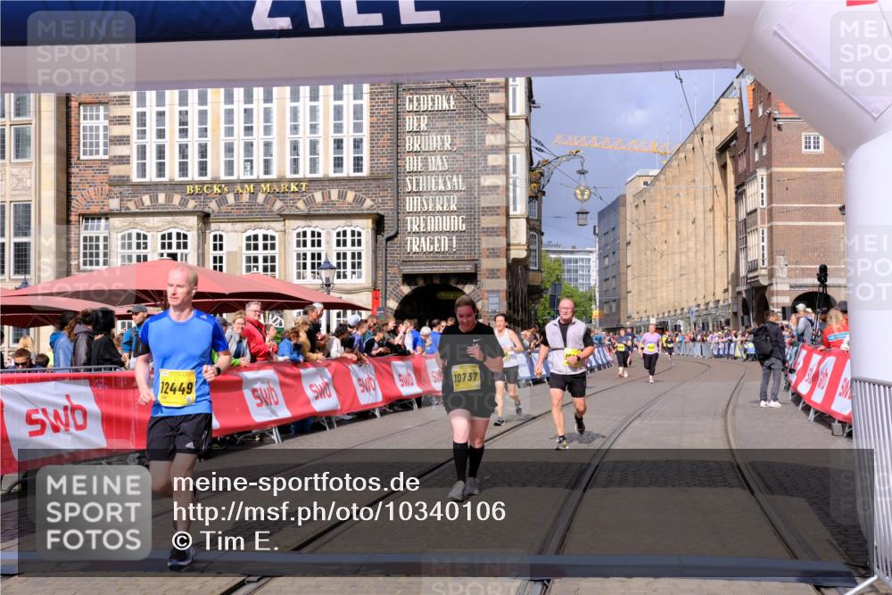 13.09.2026 - 21. swb-Marathon Bremen Tim E. http://msf.ph/oto/10340106 13.09.2026 11:10:03 Ziel 10234, 10386, 10417, 10424, 10645, 10696, 10712, 10737, 10785, 10990, 10991, 11192, 11383, 11437, 11441, 11937, 12409, 12449 meine-sportfotos.de