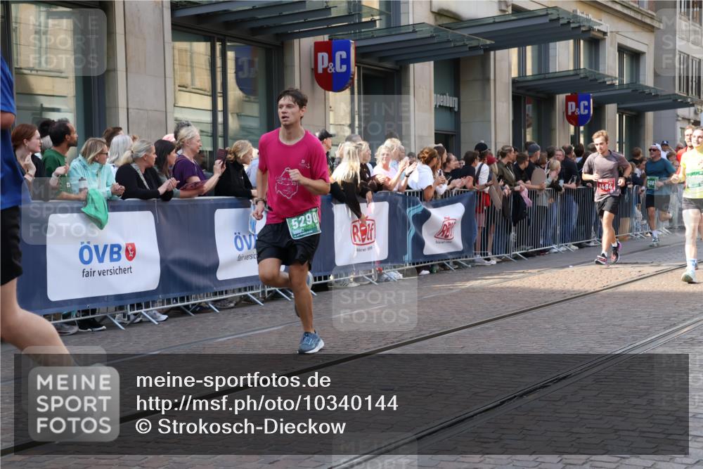 13.09.2026 - 21. swb-Marathon Bremen Strokosch-Dieckow http://msf.ph/oto/10340144 13.09.2026 13:27:11 Ziel 242, 323, 593, 857, 940, 1006, 1373, 1574, 2345, 2668, 2686, 3013, 3273, 3385, 3460, 3496, 3521, 4421, 4593, 5081, 5220, 5290, 5358, 5557, 5616, 6071, 6288, 6306, 7110, 9760, 10113, 13147, 531, 946, 1493, 1494, 2089, 2454, 3076, 3273, 3302, 3510, 3527, 4121, 4327, 4397, 4558, 4563, 4919, 5689, 5943, 6314, 6455, 6776, 7027, 7072, 7246, 7317, 7849, 8219, 8303, 9150, 9159, 9343, 9511, 9854, 9878, 10112, 10113 meine-sportfotos.de