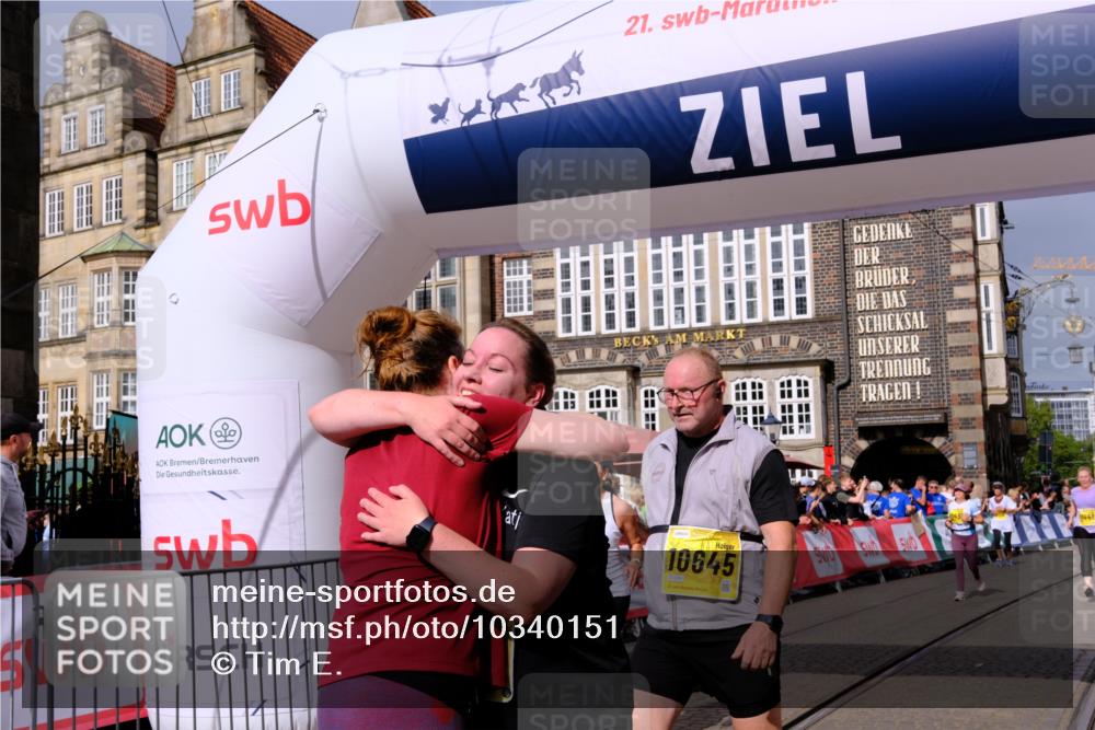 13.09.2026 - 21. swb-Marathon Bremen Tim E. http://msf.ph/oto/10340151 13.09.2026 11:10:08 Ziel 10234, 10417, 10435, 10645, 10696, 10737, 10785, 10990, 10991, 11119, 11383, 11437, 11441, 12449 meine-sportfotos.de