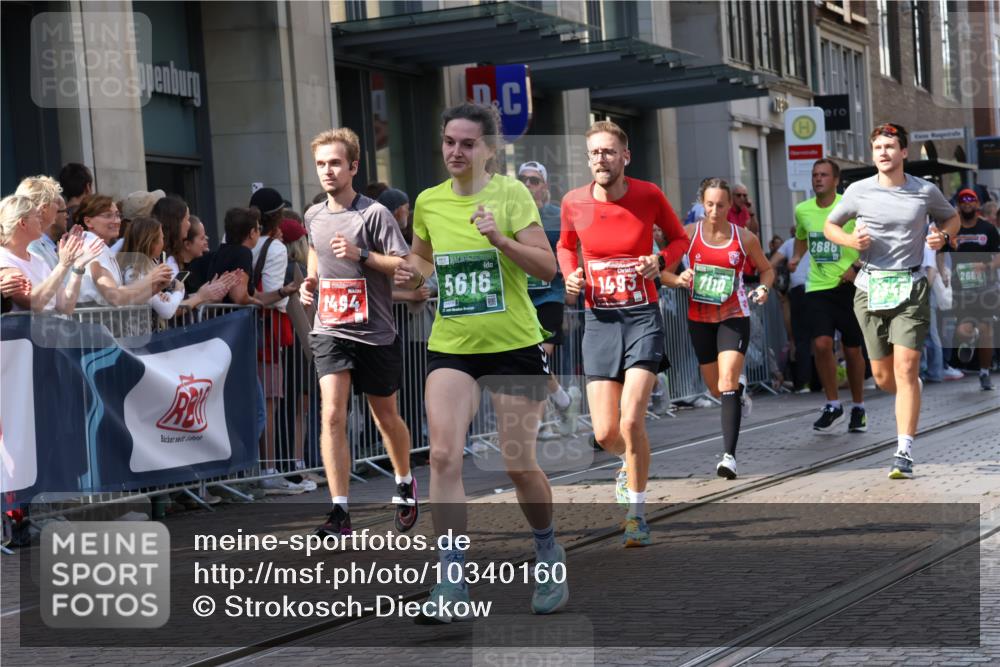 13.09.2026 - 21. swb-Marathon Bremen Strokosch-Dieckow http://msf.ph/oto/10340160 13.09.2026 13:27:12 Ziel 242, 323, 593, 857, 940, 1006, 1373, 1574, 2345, 2668, 2686, 3013, 3385, 3460, 3496, 3521, 4421, 4593, 5081, 5220, 5290, 5358, 5557, 5616, 6067, 6071, 6288, 6306, 7110, 9727, 9760, 13147, 531, 946, 1493, 1494, 2089, 2454, 3076, 3273, 3302, 3510, 3527, 4121, 4327, 4397, 4558, 4563, 5689, 5943, 6455, 6776, 7027, 7072, 7246, 7317, 7849, 8219, 8303, 9150, 9159, 9343, 9511, 9854, 9878, 10112, 10113 meine-sportfotos.de