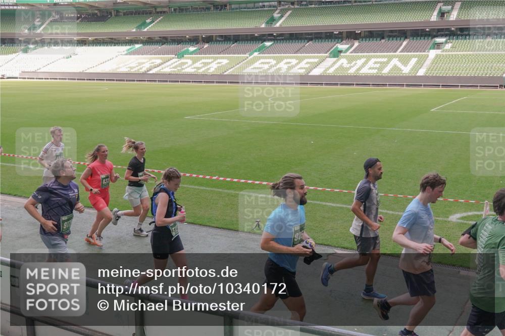 13.09.2026 - 21. swb-Marathon Bremen Michael Burmester http://msf.ph/oto/10340172 13.09.2026 13:20:31 Laufen im Stadion 333, 464, 512, 620, 704, 782, 938, 1066, 1129, 1156, 1158, 1316, 1409, 1439, 1446, 1676, 1697, 1756, 1808, 1815, 1846, 1916, 2010, 2028, 2064, 2139, 2201, 2240, 2258, 2278, 2315, 2349, 2394, 2395, 2414, 2417, 2437, 2501, 2519, 2533, 2563, 2588, 2626, 2689, 2694, 2695, 2702, 2703, 2722, 2736, 2756, 2793, 2843, 2886, 2983, 3004, 3010, 3017, 3018, 3031, 3035, 3036, 3037, 3046, 3059, 3070, 3074, 3102, 3116, 3139, 3144, 3189, 3198, 3243, 3263, 3264, 3310, 3315 meine-sportfotos.de