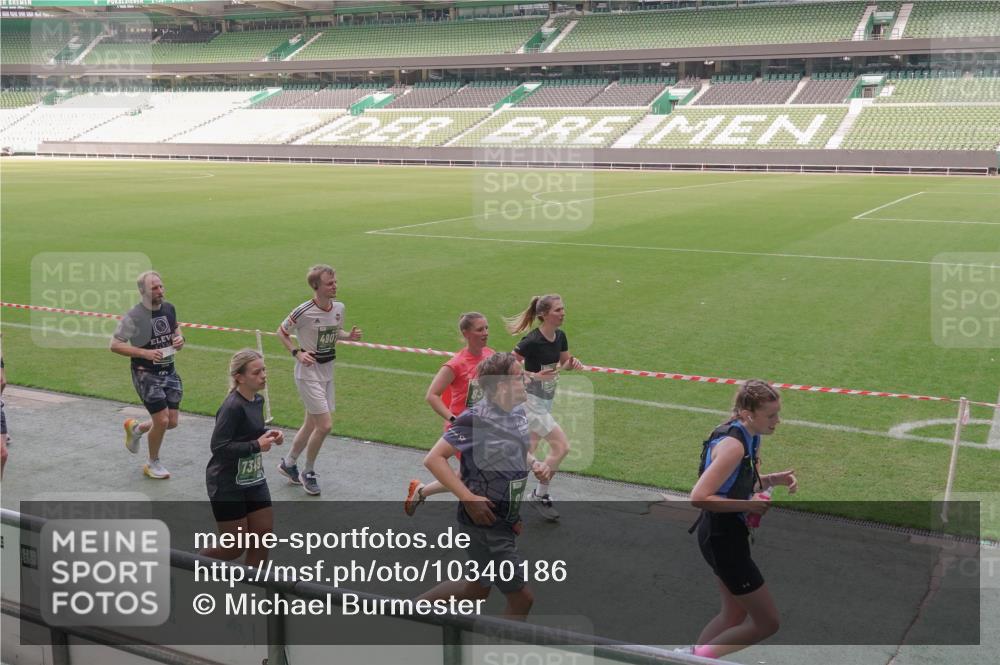 13.09.2026 - 21. swb-Marathon Bremen Michael Burmester http://msf.ph/oto/10340186 13.09.2026 13:20:32 Laufen im Stadion 333, 464, 512, 620, 704, 782, 938, 1066, 1129, 1156, 1158, 1316, 1409, 1439, 1446, 1676, 1697, 1756, 1808, 1815, 1846, 1916, 2010, 2028, 2064, 2139, 2201, 2240, 2258, 2278, 2315, 2349, 2394, 2395, 2414, 2417, 2437, 2501, 2519, 2533, 2563, 2588, 2626, 2689, 2694, 2695, 2702, 2703, 2722, 2736, 2756, 2793, 2843, 2886, 2983, 3004, 3010, 3017, 3018, 3031, 3035, 3036, 3037, 3046, 3059, 3070, 3074, 3102, 3116, 3139, 3144, 3189, 3243, 3263, 3264, 3310, 3315 meine-sportfotos.de