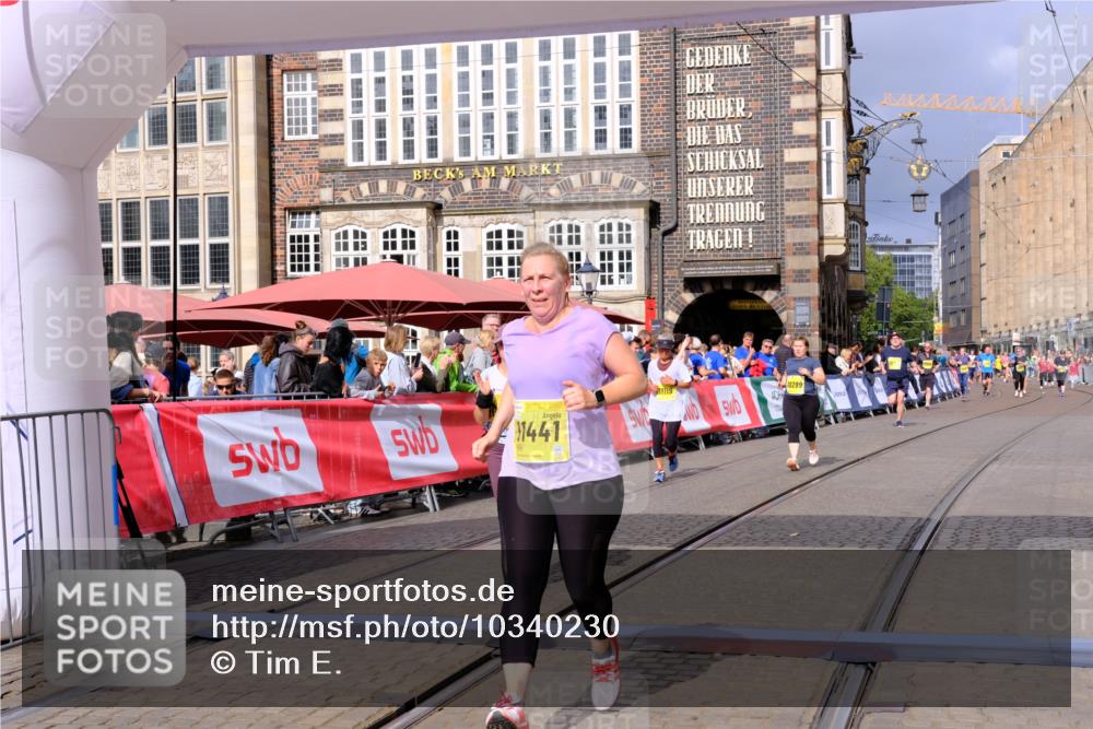 13.09.2026 - 21. swb-Marathon Bremen Tim E. http://msf.ph/oto/10340230 13.09.2026 11:10:12 Ziel 10299, 10435, 10645, 10737, 10751, 11119, 11383, 11437, 11441, 12449 meine-sportfotos.de
