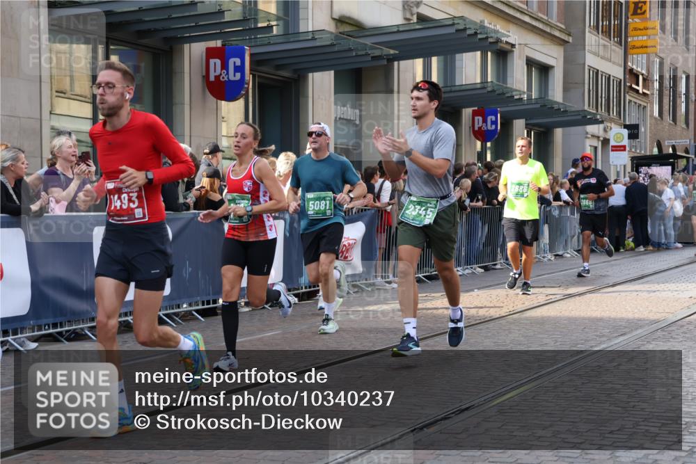 13.09.2026 - 21. swb-Marathon Bremen Strokosch-Dieckow http://msf.ph/oto/10340237 13.09.2026 13:27:14 Ziel 242, 323, 593, 857, 940, 1006, 1373, 1574, 2345, 2668, 2686, 3013, 3385, 3460, 3496, 3521, 3970, 4421, 4496, 4593, 5081, 5220, 5290, 5358, 5557, 5616, 6067, 6071, 6288, 6306, 7110, 9727, 9760, 13147, 531, 946, 1493, 1494, 2089, 2454, 3076, 3273, 3302, 3510, 3527, 4121, 4327, 4397, 4558, 4563, 5689, 5943, 6071, 6288, 6455, 6776, 7027, 7072, 7246, 7317, 7849, 8219, 9150, 9159, 9343, 9511, 9760, 9854, 9878, 10112, 10113 meine-sportfotos.de