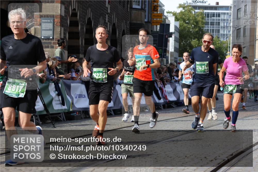 13.09.2026 - 21. swb-Marathon Bremen Strokosch-Dieckow http://msf.ph/oto/10340249 13.09.2026 13:26:18 Ziel 1163, 1647, 1896, 2033, 2062, 2666, 2708, 2987, 3248, 3516, 4067, 4161, 4411, 4476, 4842, 5013, 5558, 5622, 5701, 6135, 6605, 6886, 7638, 7780, 8271, 8361, 8592, 8635, 9266, 9794, 1368, 1649, 2434, 2658, 3603, 4077, 5747, 5992, 6230, 6639, 7626, 8817, 9260, 13195 meine-sportfotos.de