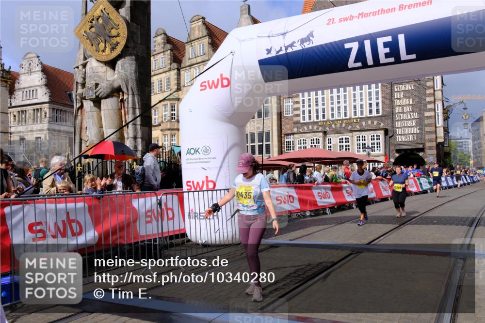 13.09.2026 - 21. swb-Marathon Bremen Tim E. http://msf.ph/oto/10340280 13.09.2026 11:10:14 Ziel 10299, 10435, 10645, 10737, 10751, 11119, 11383, 11437, 11441, 12449 meine-sportfotos.de