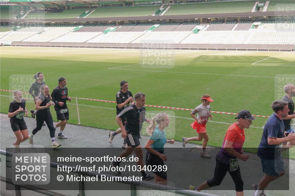 13.09.2026 - 21. swb-Marathon Bremen Michael Burmester http://msf.ph/oto/10340289 13.09.2026 13:20:43 Laufen im Stadion 333, 423, 464, 512, 620, 704, 782, 938, 1066, 1129, 1156, 1158, 1177, 1316, 1409, 1439, 1446, 1676, 1697, 1756, 1808, 1815, 1846, 1916, 2010, 2028, 2064, 2139, 2201, 2240, 2258, 2278, 2315, 2349, 2394, 2395, 2414, 2417, 2437, 2501, 2519, 2533, 2551, 2588, 2626, 2689, 2694, 2695, 2702, 2703, 2722, 2736, 2756, 2793, 2828, 2886, 2954, 3004, 3010, 3017, 3018, 3035, 3036, 3037, 3059, 3070, 3074, 3102, 3116, 3139, 3144, 3243, 3263, 3264, 3310, 3315 meine-sportfotos.de