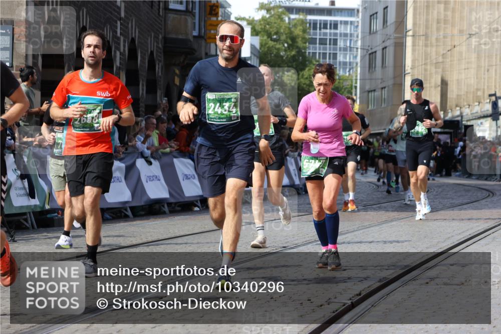13.09.2026 - 21. swb-Marathon Bremen Strokosch-Dieckow http://msf.ph/oto/10340296 13.09.2026 13:26:20 Ziel 1163, 1647, 1896, 2033, 2062, 2666, 2708, 2987, 3248, 3516, 4067, 4476, 4724, 5013, 5558, 5622, 5701, 5854, 6135, 6605, 6886, 7638, 7780, 8271, 8361, 8592, 8635, 9266, 9794, 1368, 1649, 2658, 3526, 3603, 4077, 5747, 5992, 6639, 7626, 9260, 13195 meine-sportfotos.de