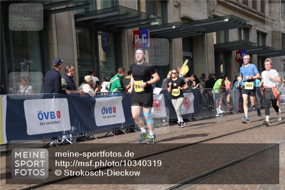 13.09.2026 - 21. swb-Marathon Bremen Strokosch-Dieckow http://msf.ph/oto/10340319 13.09.2026 11:07:09 Ziel 10138, 10205, 10279, 10280, 10363, 10364, 10488, 10501, 10505, 10580, 10695, 10748, 10907, 10935, 11123, 11223, 11246, 11417, 11600, 11759, 11767, 11865, 11899, 11917, 11924, 11934, 12020, 12167, 12168, 12173, 12210, 12266, 12277, 12419, 12536, 10156, 10360, 10378, 10663, 11100, 11257, 11393, 11439, 11600, 11684, 11696, 11822, 11823, 12124, 12249, 12255 meine-sportfotos.de