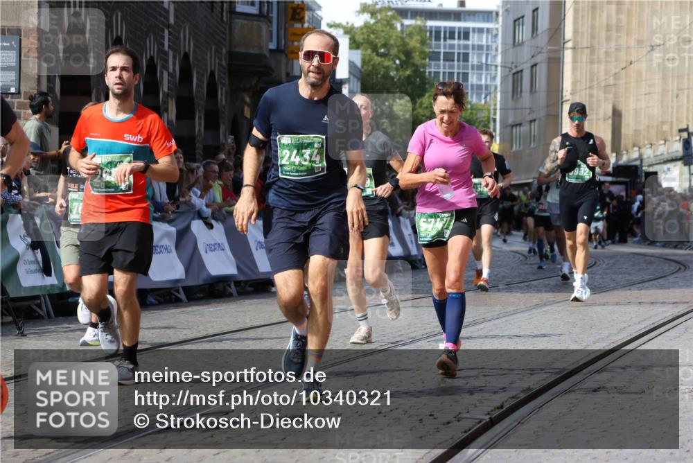 13.09.2026 - 21. swb-Marathon Bremen Strokosch-Dieckow http://msf.ph/oto/10340321 13.09.2026 13:26:20 Ziel 1163, 1647, 1896, 2033, 2062, 2666, 2708, 2987, 3248, 3516, 4067, 4476, 4724, 5013, 5558, 5622, 5701, 5854, 6135, 6605, 6886, 7638, 7780, 8271, 8361, 8592, 8635, 9266, 9794, 1368, 1649, 2658, 3526, 3603, 4077, 5747, 5992, 6639, 7626, 9260, 13195 meine-sportfotos.de